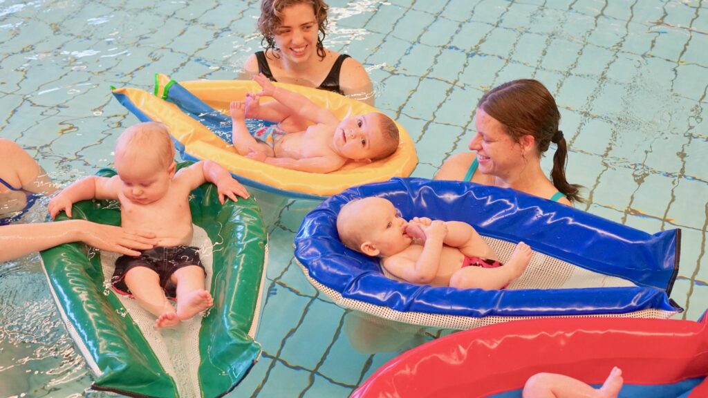 Ouder- en babyzwemmen in zwembad Hoornse Vaart in Alkmaar