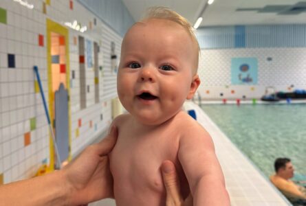 Samen het water in met kleine Sef